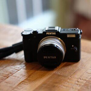 Pentax Q + lenses & bag